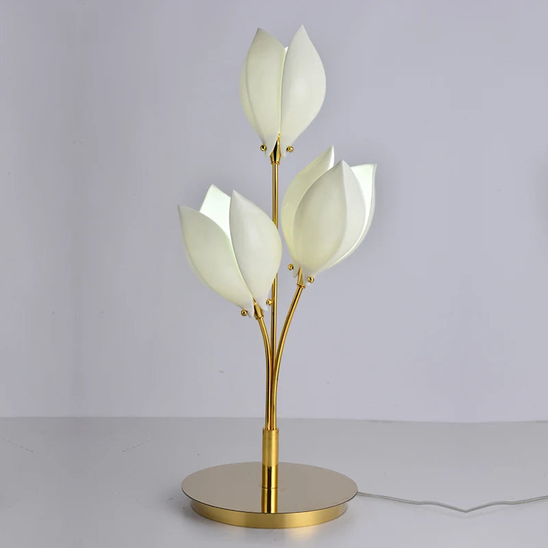Postmodern Simple Living Room Table Lamp Luxury Villa Ceramic Magnolia Flower Floor Light Study Bedroom Bedside Lamp