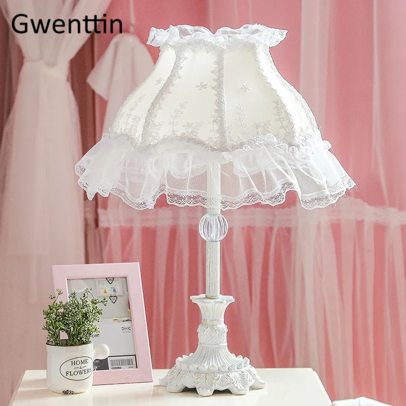 Nordic Ins Pink Table Lamp Lace Fabric LED Stand Desk Light Fixtures for Bedroom Bedside Princess Home Decor Luminaire E27