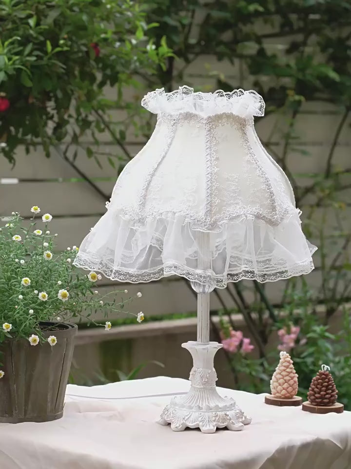 Nordic Ins Pink Table Lamp Lace Fabric LED Stand Desk Light Fixtures for Bedroom Bedside Princess Home Decor Luminaire E27